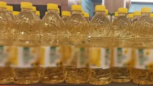 100.000  Stok Var: 2 Ayçiçek Yağının Fiyatı 300 TL'ye Düştü - Borsametre